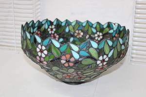 lot 493 image: Stained Glass Lamp Shade - Green with Pink Flowers