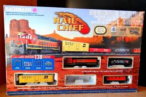 lot 3 image: Bachmann Rail Chief  Ready-to-Run HO Scale Electric Train Set (MISSING 1 CAR) - APPEARS UNUSED $$$
