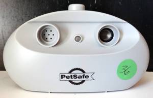 lot 36 image: PetSafe BC-1000 Indoor Ultrasonic Bark Control Pet Training Unit