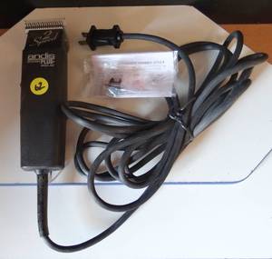 lot 62 image: Andis AG2 Plus 2-Speed CLIPPER SET&10 ULTRAEDGE BLADE PROFESSIONAL PET GROOMING $$$