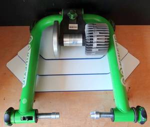 lot 89 image: KURT KINETIC SMART FLUID ROAD MACHINE BIKE BICYCLE TRAINER - $$$
