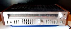 lot 90 image: VINTAGE REALISTIC STA 790 AMFM Integrated Stereo Receiver wBuilt In Equalizer