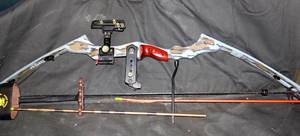 lot 123 image: High Country Archery, Sniper Compound Bow wCase $$$