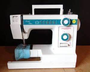 lot 131 image: VINTAGE Janome New Home Limited Edition Model 108 Sewing Machine