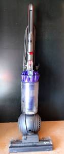 lot 181 image: Dyson DC40 Animal Bagless Upright Vacuum Cleaner - POWER TESTED GOOD