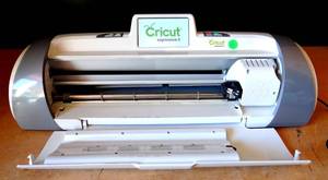 lot 201 image: Cricut Expression 2 Cutting Machine wPower Cord - POWER TESTED GOOD