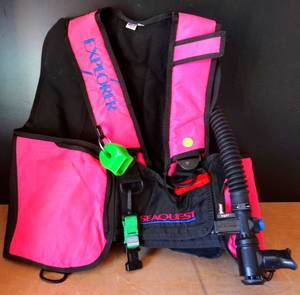 lot 215 image: SeaQuest Diva Womens Pink Buoyancy Control Device Dive Scuba Vest Sz Small BCD