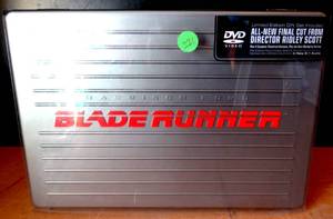 lot 221 image: Blade Runner Final Cut Limited Edition Gift Set (5-Disc Blu-ray) - AS NEW