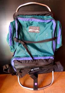 lot 243 image: Vintage Jansport Backpack External Frame Green Pack