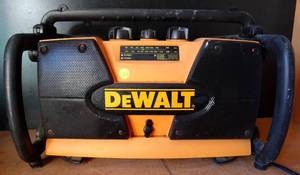 lot 246 image: DEWALT DW911 7.218V Worksite AM  FM Radio & Charger - SOUND AMAZING $$$