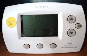lot 261 image: Honeywell TH6110D1005 FocusPRO 6000 Programmable Thermostat, White