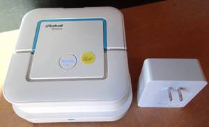 lot 264 image: iRobot Braava Jet 240 Robot Mop wPower Supply