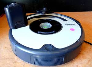 lot 273 image: iRobot Roomba 650 Vacuum Cleaner Robot w Charging Dock - TESTEDWORKS