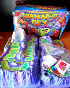lot 277 image: Vintage 1991 TORNADO REX Action 3-D Board Game Complete