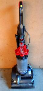 lot 308 image: Dyson DC27 Total Clean Upright Vacuum Cleaner - POWER TESTEDWORKS $$$