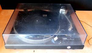 lot 286 image: VINTAGE 1977 - Technics SL-1900 Turntable Direct Drive Automatic System - POWER TESTEDOPERABLE $$$$