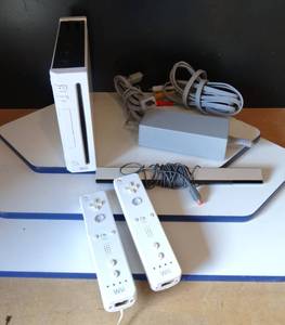lot 322 image: Wii GAMING SYSTEM AS SHOWN WITH 2 CONTROLLERS CHARGERSENSOR BAR