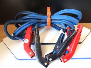 lot 30 image: NICE SET OF 8 GUAGE COPPER WIRE BATTERY CABLES