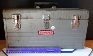 lot 40 image: CRAFTSMAN 16 METAL TOOLBOX WITH INNER TOTE TRAY
