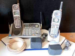 lot 51 image: PANASONIC KX-TG5471 5.8GHz SINGLE LINE CORDLESS PHONE wEXTENSION HANDSET