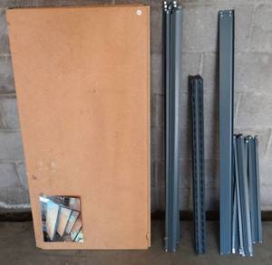 lot 72 image: THREE TIER METAL SHELF