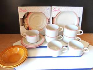 lot 89 image: NICE SET OF INTERNATIONAL STONEWARE