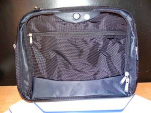 lot 108 image: NICE DELL LAPTOP BAG