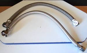 lot 113 image: PAIR OF FLEXIBLE STAINLESS WATER LINES AS SHOWN