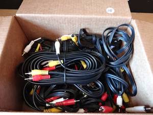 lot 118 image: LARGE BOX OF AUDIO AND VIDEO JACK CABLES AS SHOWN