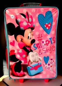 lot 152 image: CUTE MINMIE MOUSE ROLLING TRAVEL BAG