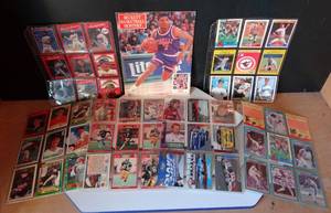 lot 205 image: LOT OF ASSORTED SPORT CARDS AS HOWN WROOKIES & BECKETT BASKETBALL MONTHLY PRICE GUIDE