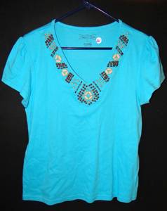 lot 261 image: CRYSTAL KOBE HAND BEADED BLIE V NECK SHIRT - SIZE PETITE LARGE