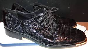 lot 275 image: Hugo Vitelli Shoes Black Alligator Style Mens wGold Metal Tips