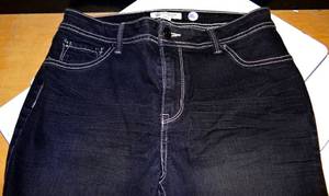 lot 286 image: WOMENS VERSONA BLUE JEANS - SIZE 10 (EX COND)