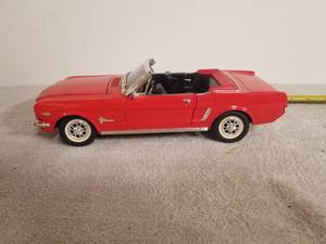 lot 25 image: 118 scale 1964 12Red mustang convertible