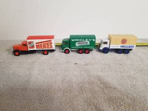 lot 29 image: American Highway 164 trucks