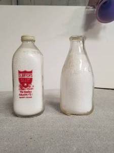 lot 67 image: Selection of 2 glass milk bottles - Olbrychs All Star Dairy & North Shore Dairy