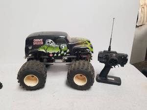 lot 78 image: RemoteRadio Controlled Grave Digger truck