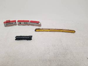 lot 163 image: Toy train -ornaments