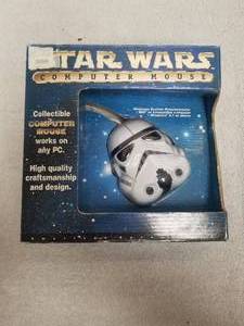 lot 185 image: Star Wars computer mouse