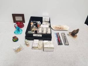 lot 195 image: Miscellaneous lot