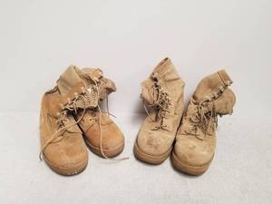 lot 208 image: Selection of 2 pairs of Army issued boots