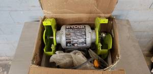 lot 30 image: Ryobi 6 Bench Grinder