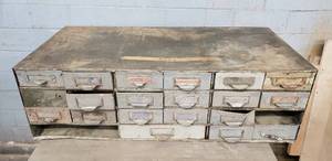 lot 36 image: Vintage Lyon Metal Parts Organizer Cabinet - 20 Total Bins