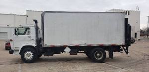 lot 1 image: 1996 Kenworth K130 Diesel 18 Box Truck with Lift, Runs Great - See Video Link in Description