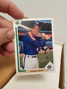 lot 15 image: Set of 1991 Upper Deck baseball cards