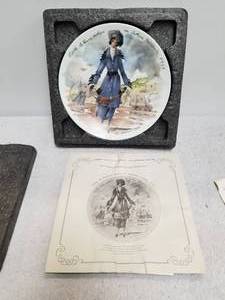 lot 199 image: Decorative collector plate