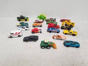 lot 151 image: Selection of Hot Wheels, matchbox and others