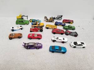 lot 149 image: Selection of Hot Wheels, matchbox and others