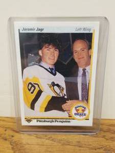 lot 14 image: 199091 Upper Deck Jaromir Jagr rookie card
